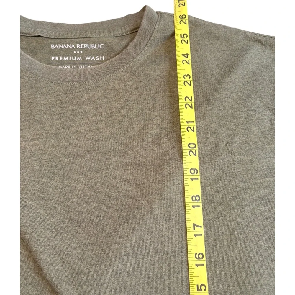 Banana Republic Premium Wash Mens XL T-Shirt Short Sleeve Greenish Gray Crew